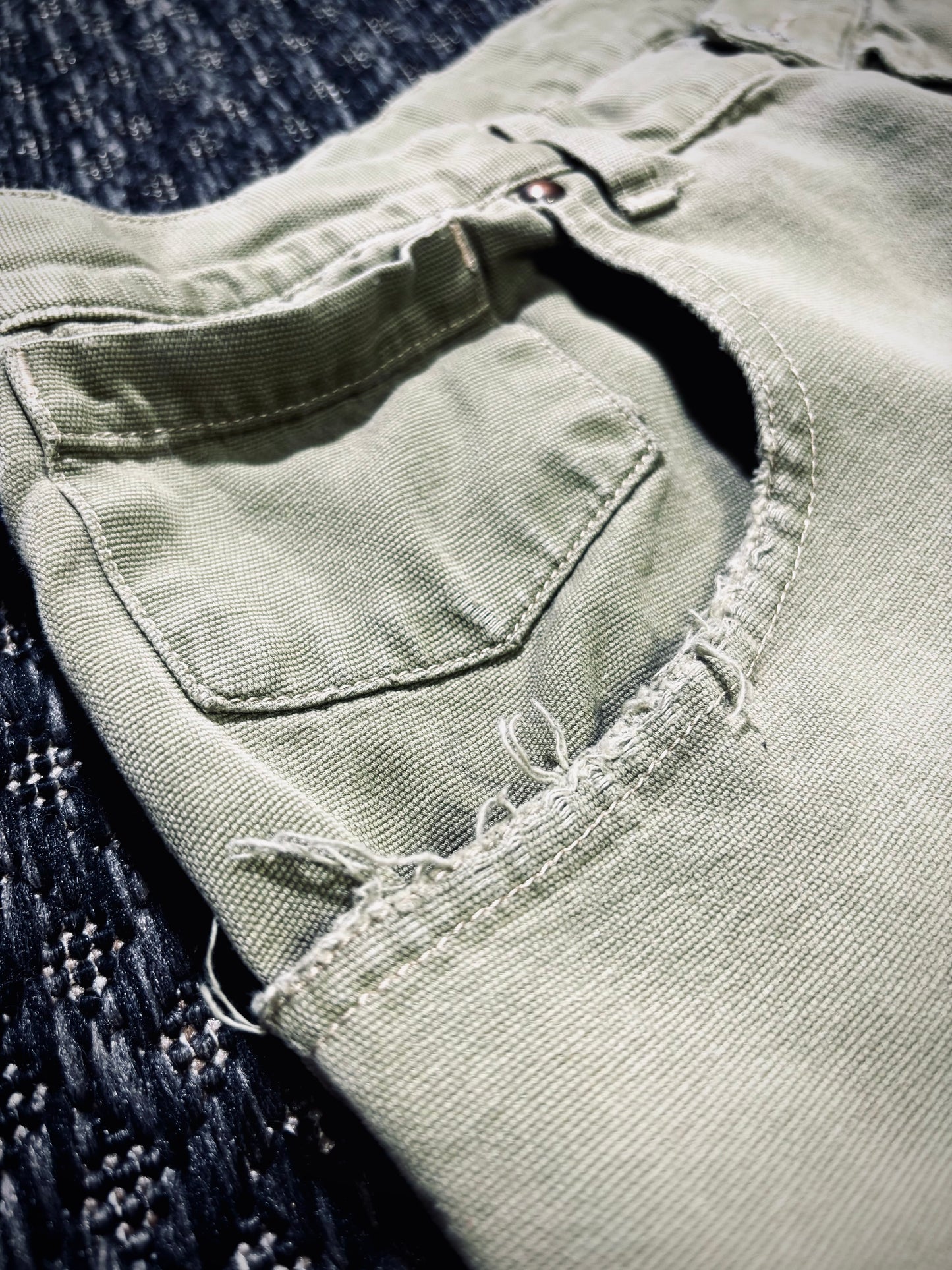 ENEVER “Dusted GAP Cuts”